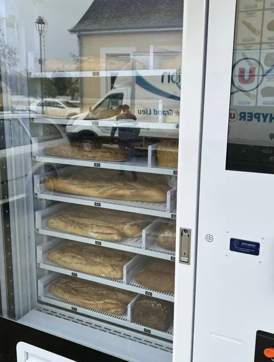 White Bakery Vending Cabinet with Mixed Shelf Layout — reference view 4